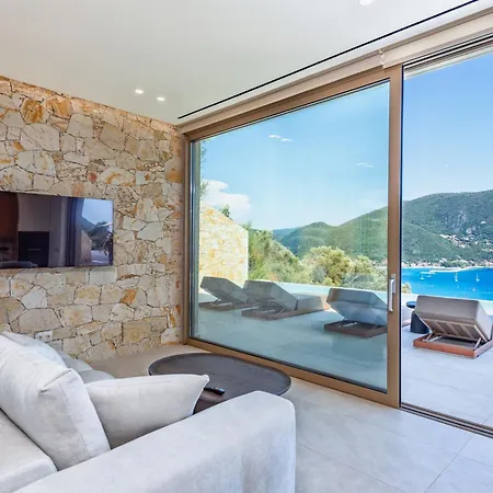 Deciel Cave Villa *